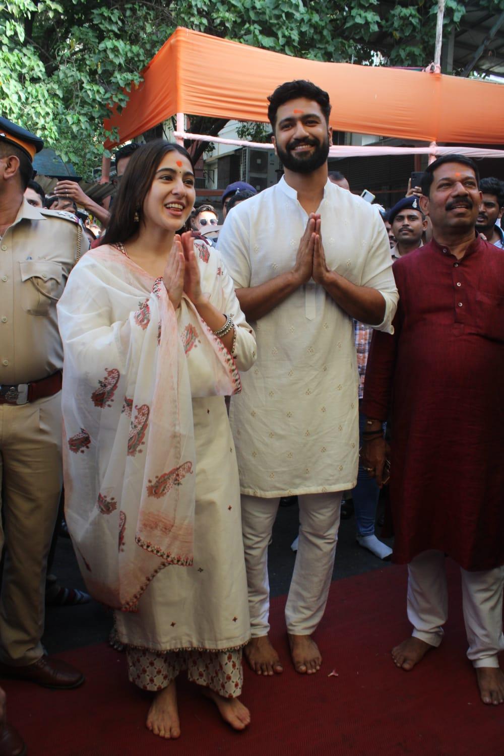 Sara Ali Khan and Vicky Kaushal also greeted their fans and the media outside the temple after their darshan. (Photo: Yogen Shah)